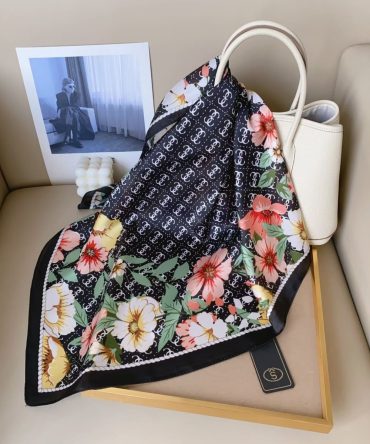 Black Petaline Neck Scarf