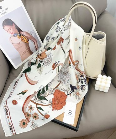 Ecure White Neck Scarf