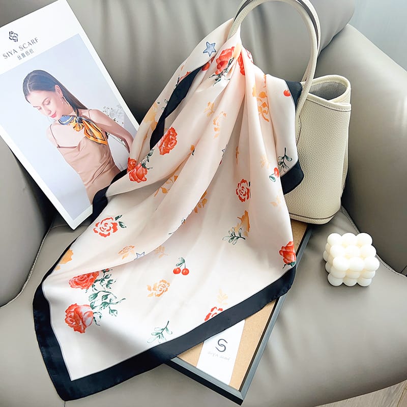 Grained White Neck Scarf