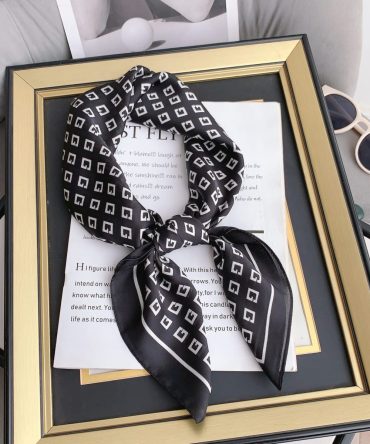 Gravel Black Neck Scarf