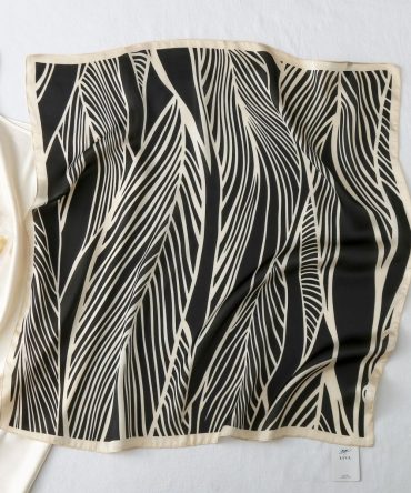 Kangaroo Black Neck Scarf
