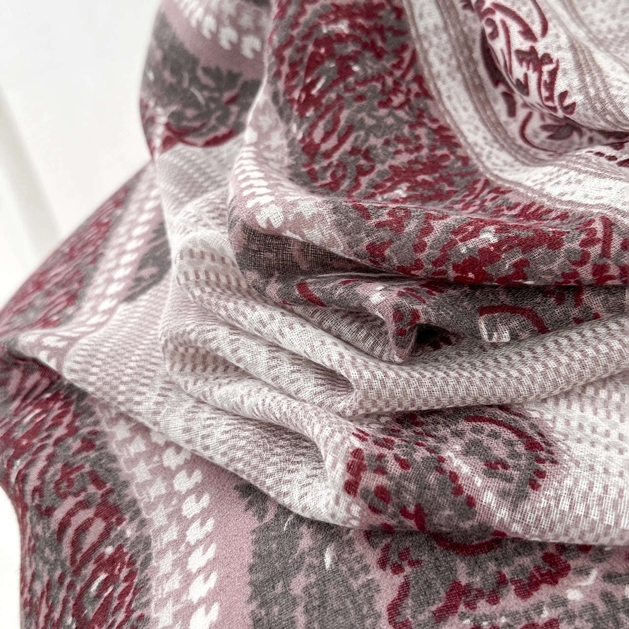 Maroon Albescent - Image 3