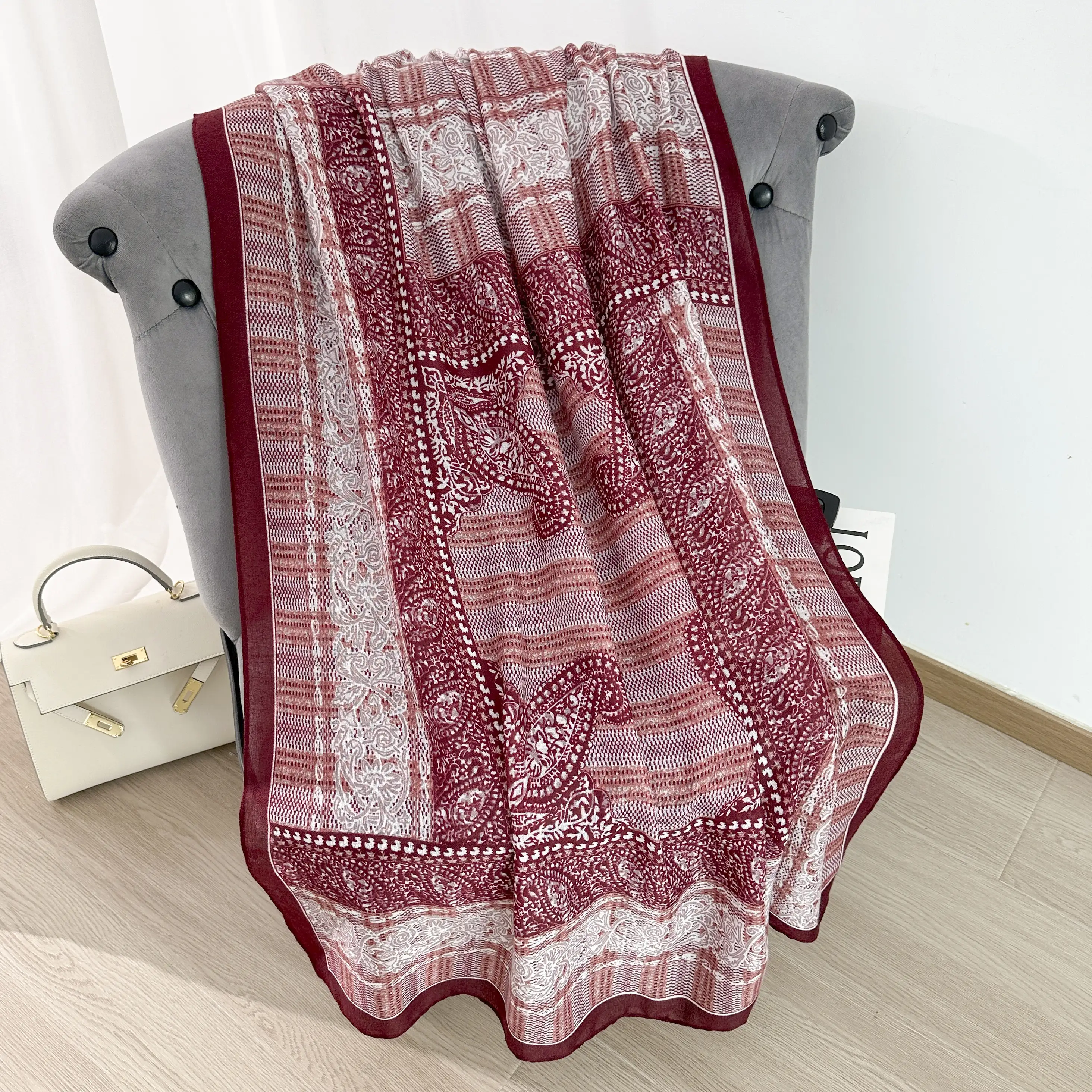 Maroon Albescent - Image 4