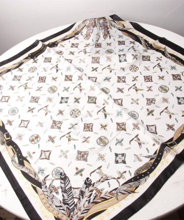 Satine White Neck Scarf