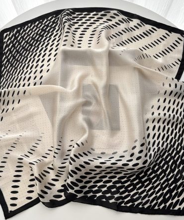 Seed White Neck Scarf