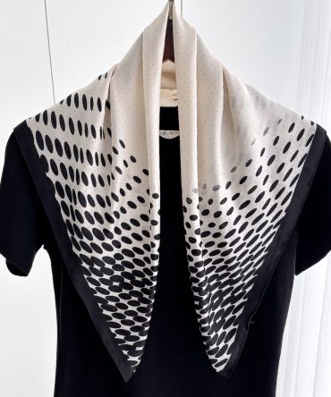 Seed White Neck Scarf