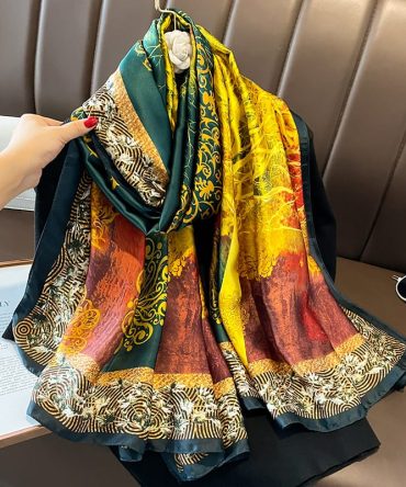 Seiheki Green Silk Scarf